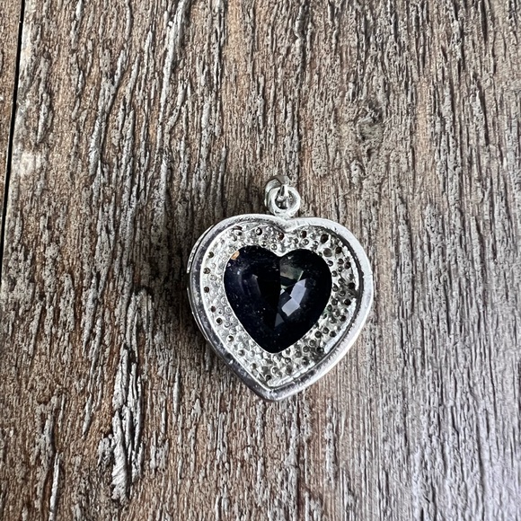 Pendent - Picture 2 of 2